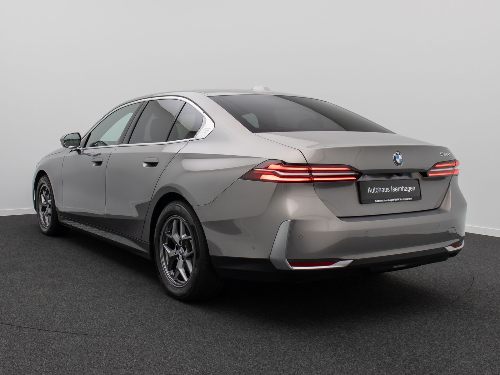 Fahrzeugabbildung BMW 520d Kamera DAB Leder DrivAss Alarm Sport 18Zoll