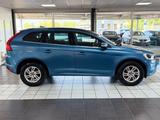 Volvo XC 60 2.0 D4 Momentum 2WD NAVI/XENON/PDC/TEMPO./ - Volvo XC60: 2.4