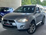 Mitsubishi Outlander 2.2DI-D 4WD Motion|AHK|XENON|KAMERA|E5 - Mitsubishi Outlander: Motion