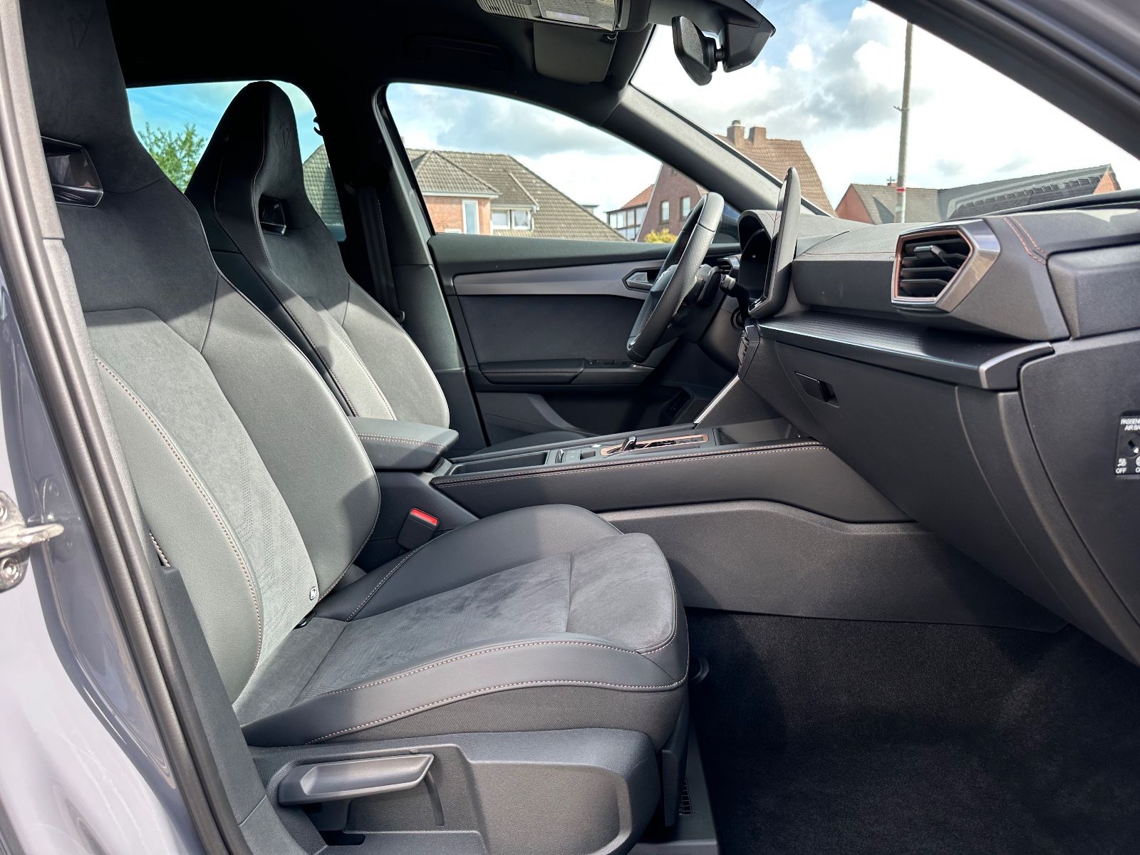 Fahrzeugabbildung CUPRA Formentor VZ 2.0 TSI DSG Navi/ACC/AHK/LED/Shzg.