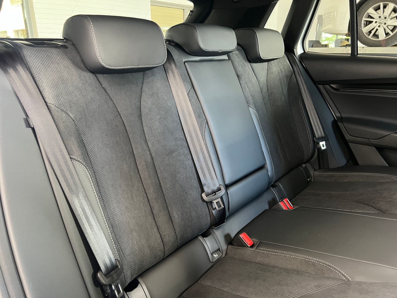 Fahrzeugabbildung SKODA Elroq 60 Sportline *AHK, Matrix-LED, Kamera*