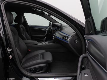 Fahrzeugabbildung BMW 520d xD M Sport Kamera DAB HiFi 4xKlima ACC Komf