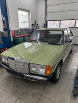 Mercedes-Benz Mercedes W123 200/Automatik komplett resta... - Mercedes-Benz 200 in Bremen