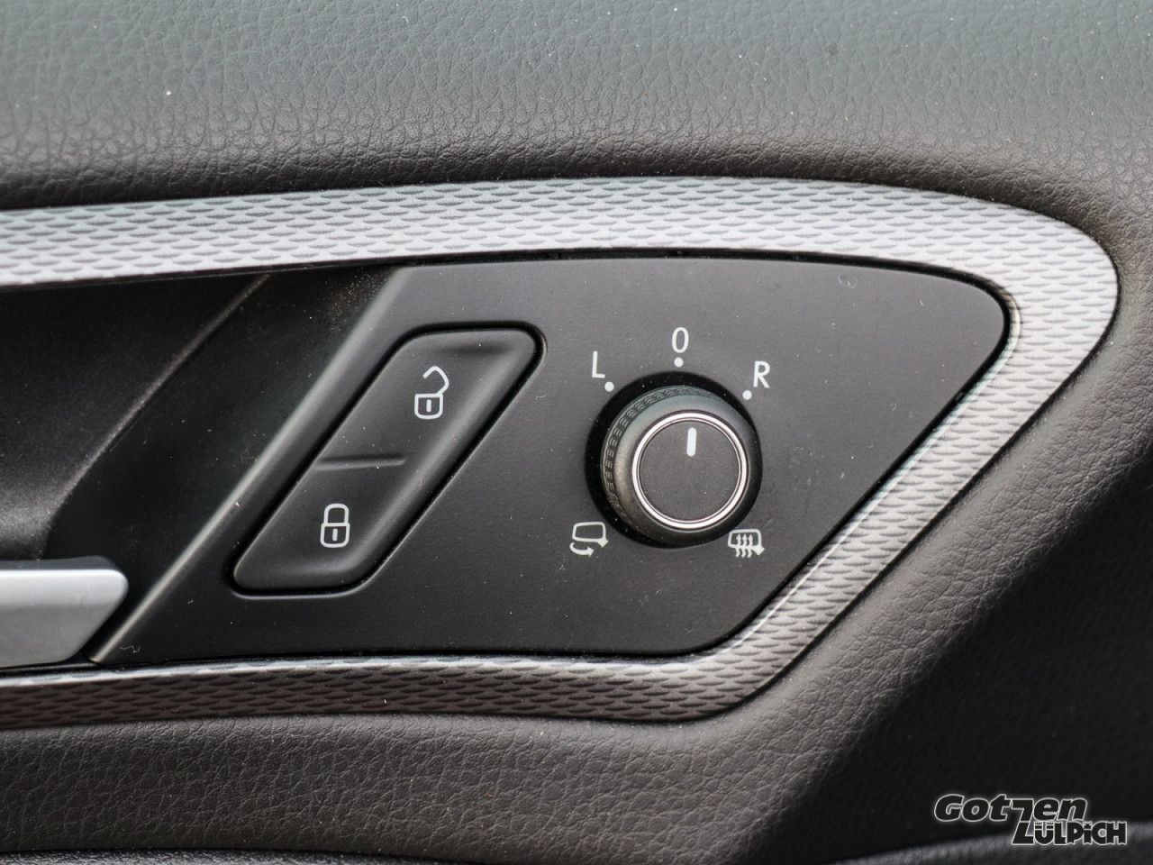 Fahrzeugabbildung Volkswagen Golf VII Variant 1.4 TSI BMT Lounge 1.4 TSI Navi