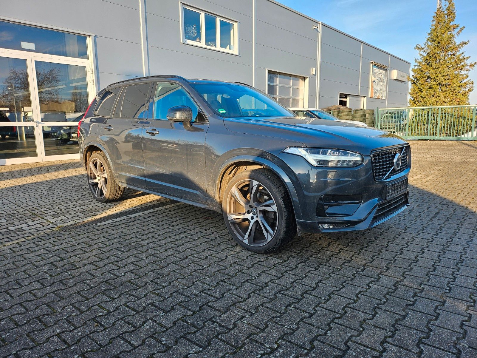 Fahrzeugabbildung Volvo XC90 R Design AWD