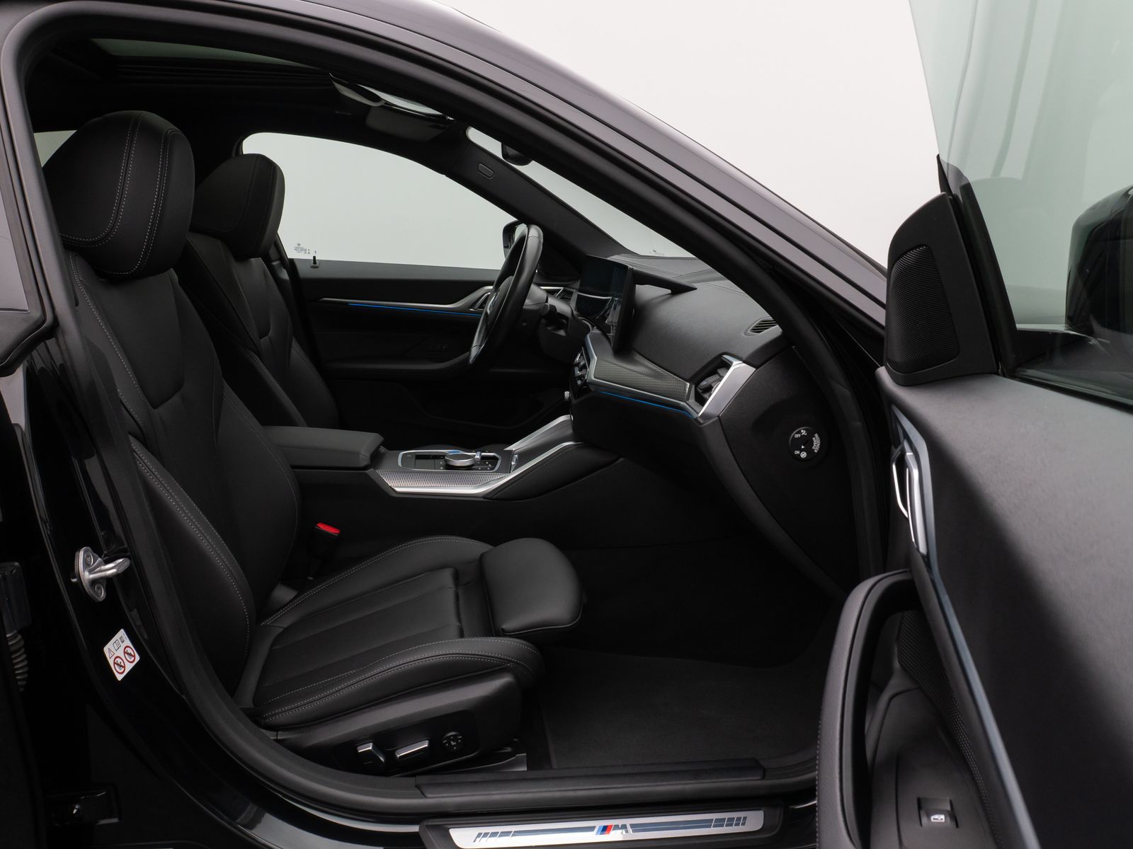 Fahrzeugabbildung BMW i4 eD40 Gran Coupé M Sport Glasdach Kamera HiFi