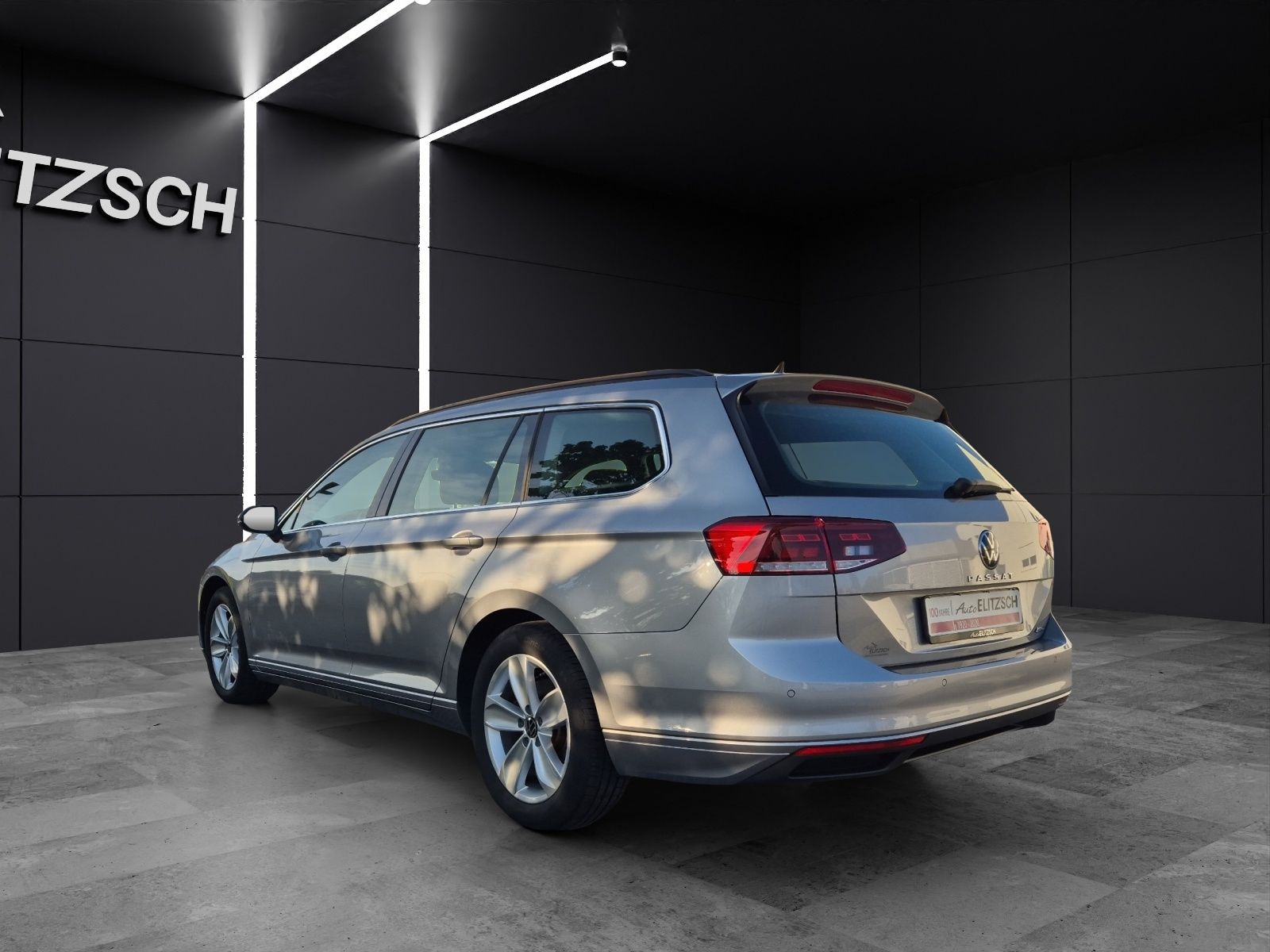 Fahrzeugabbildung Volkswagen Passat Variant TDI Business DSG 4M LED AHK Navi