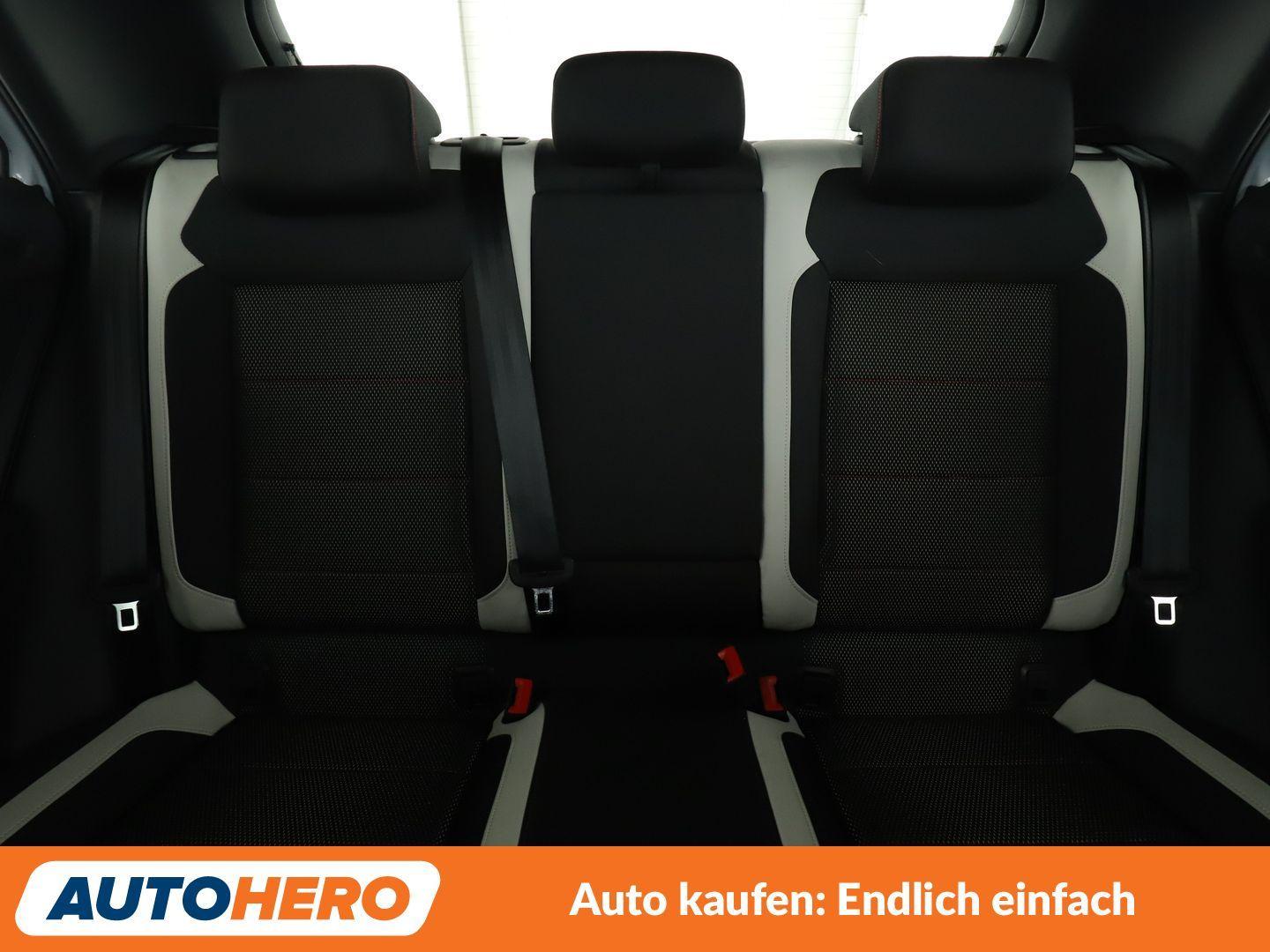Volkswagen T-Roc 1.5 TSI ACT Sport Aut.*NAVI*CAM*ACC*