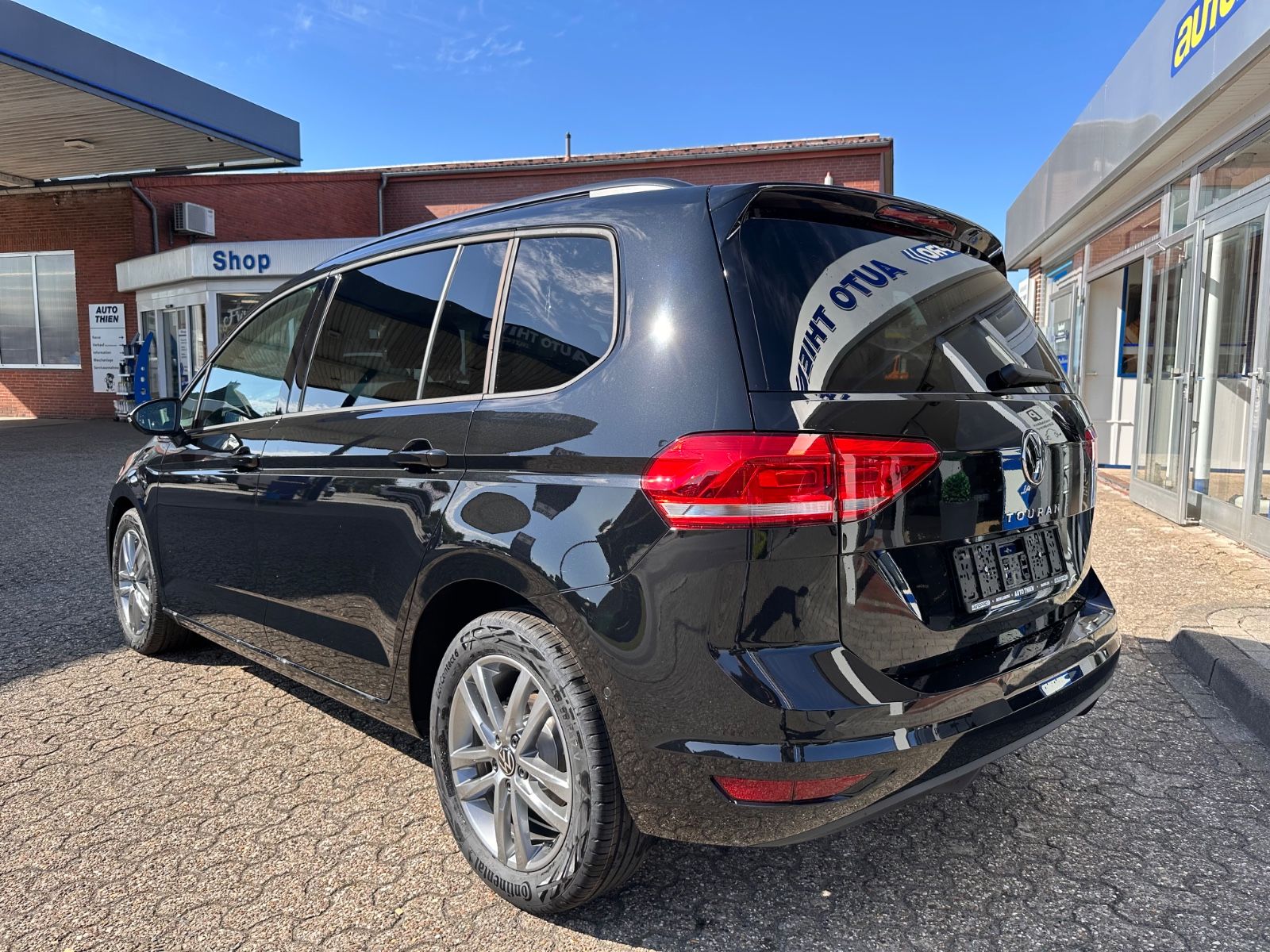 Fahrzeugabbildung Volkswagen Touran Comfortline 1.5 TSI DSG AHK/LED/Navi/SHZG