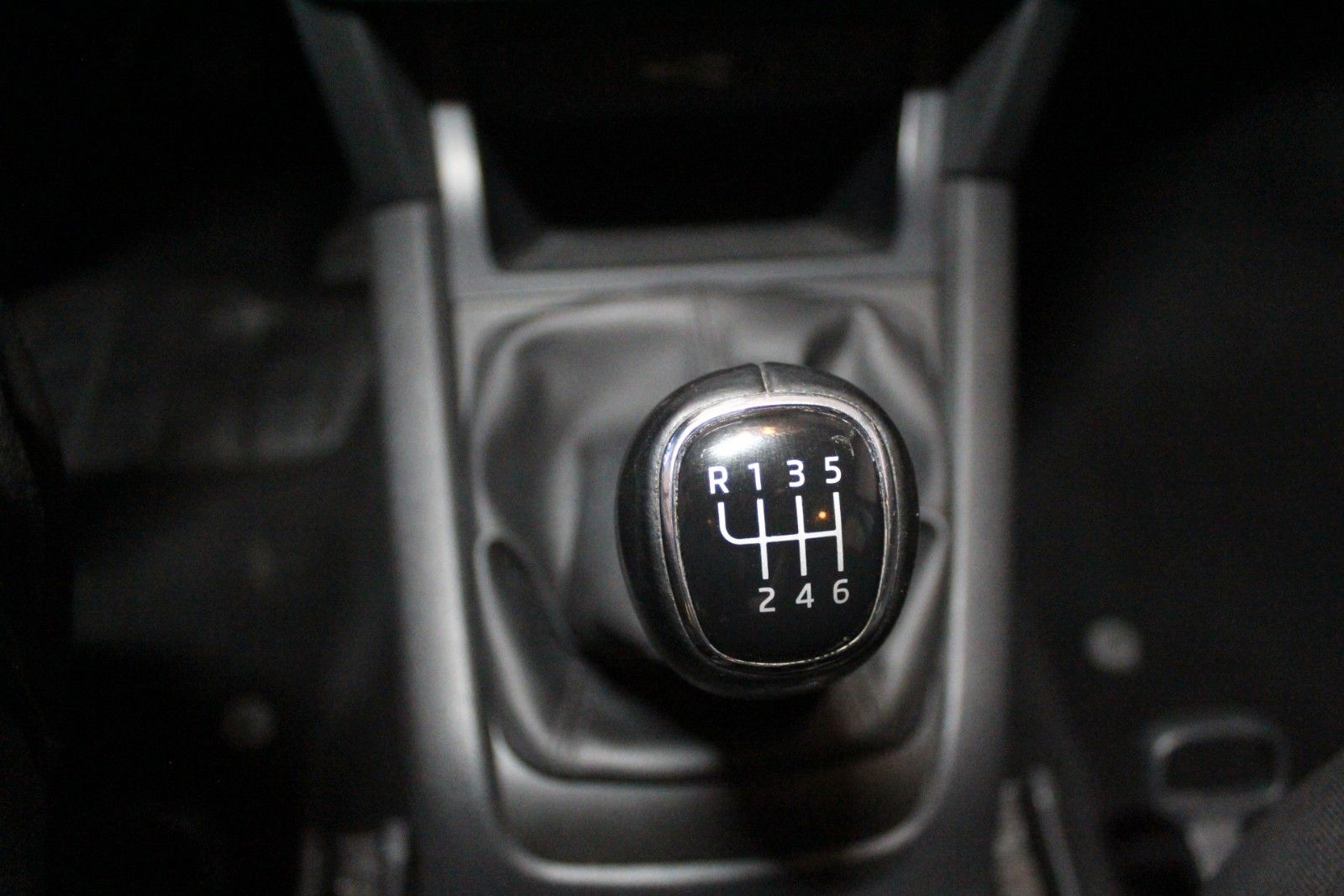 Fahrzeugabbildung SKODA Yeti 1.2 TSI Ambition AHK *Winterräder