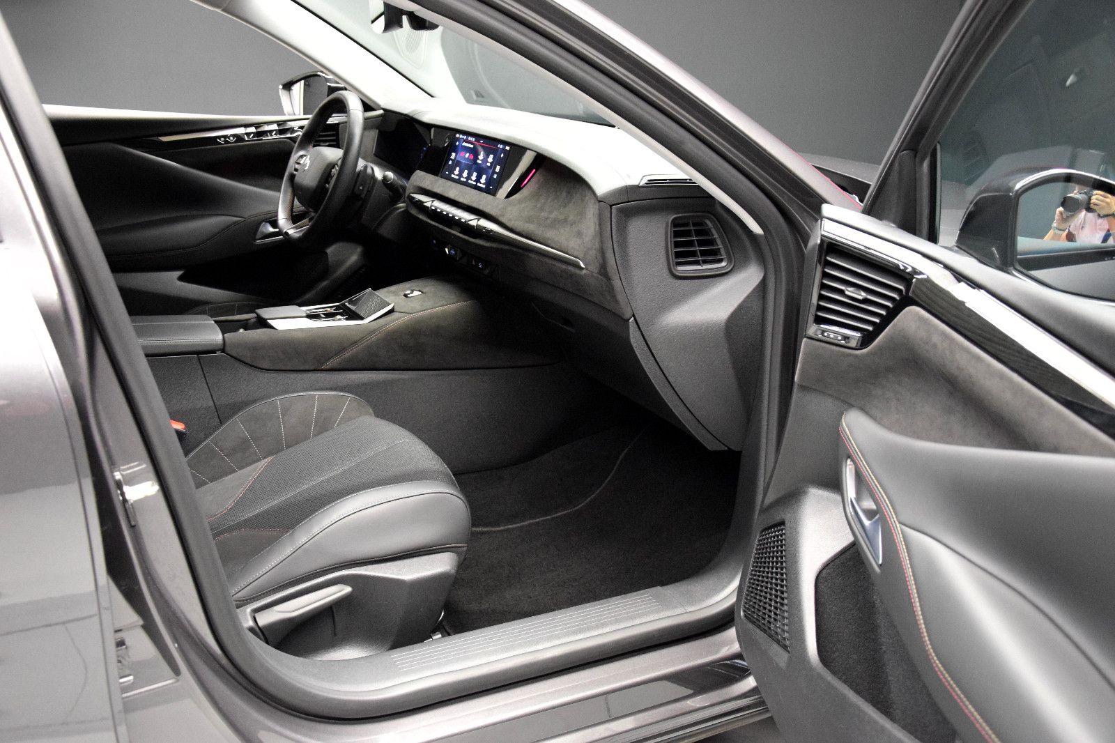 Fahrzeugabbildung DS Automobiles DS4 Performance Line Kamera Sitzheizung