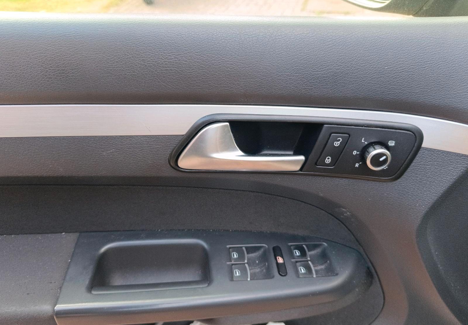 Volkswagen Touran 2014 — двигун 140 HP (103kW)