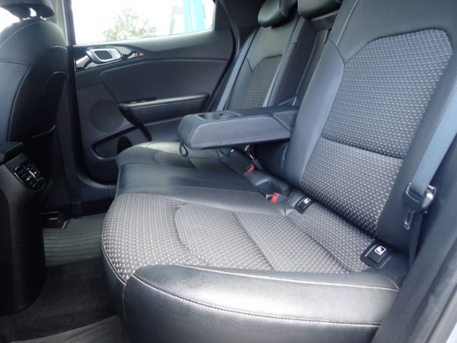 Fahrzeugabbildung Kia XCeed Spirit 1.5 T-GDI Exclusiv Paket, Navi Pake