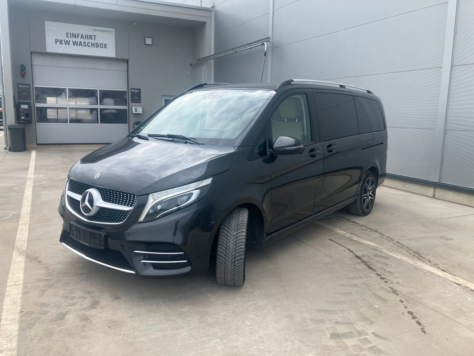 MERCEDES-BENZ V300d AMG Airmatic 8-Sitze MBUX Burmester Pano