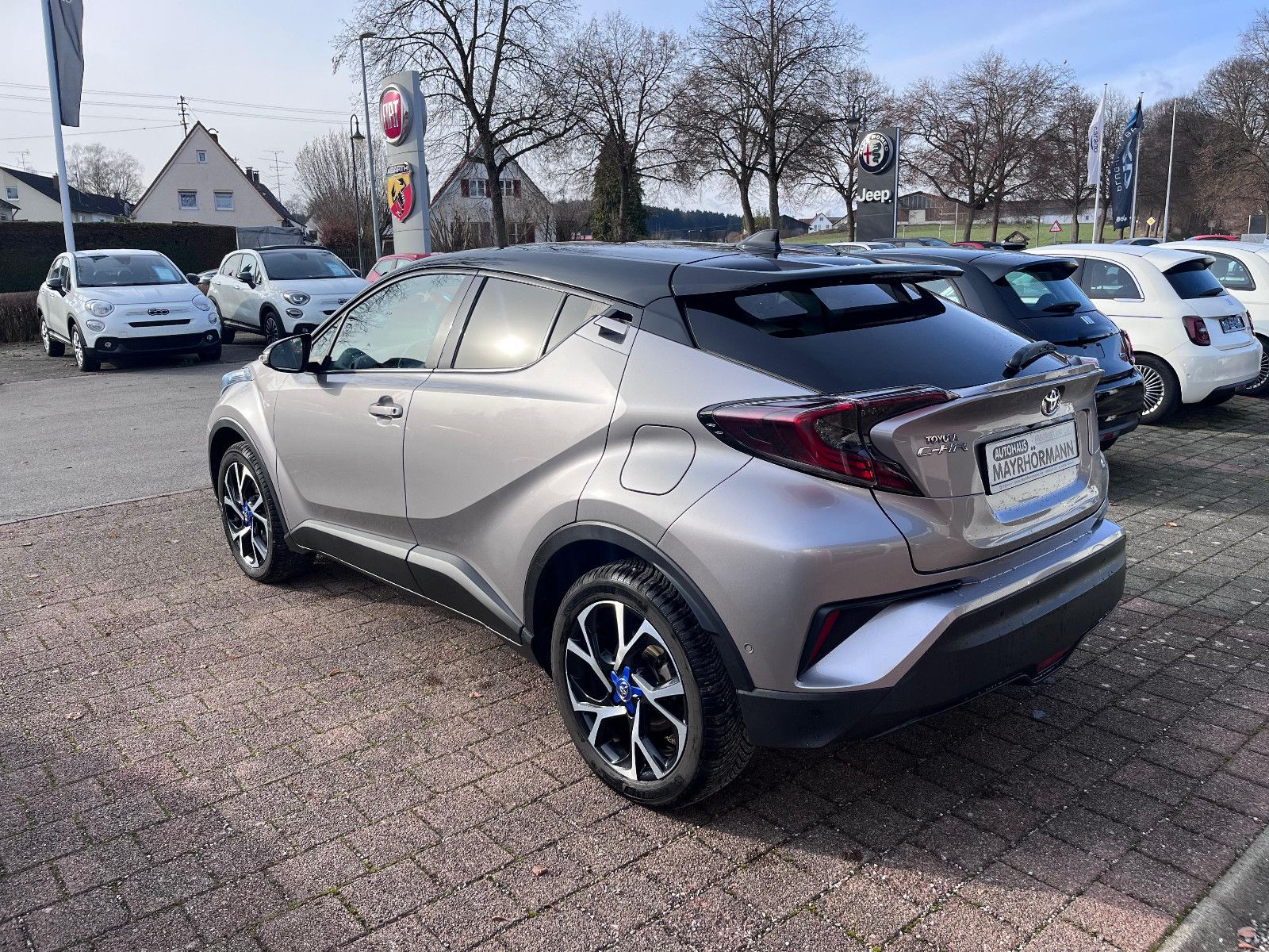 Fahrzeugabbildung Toyota C-HR Style
