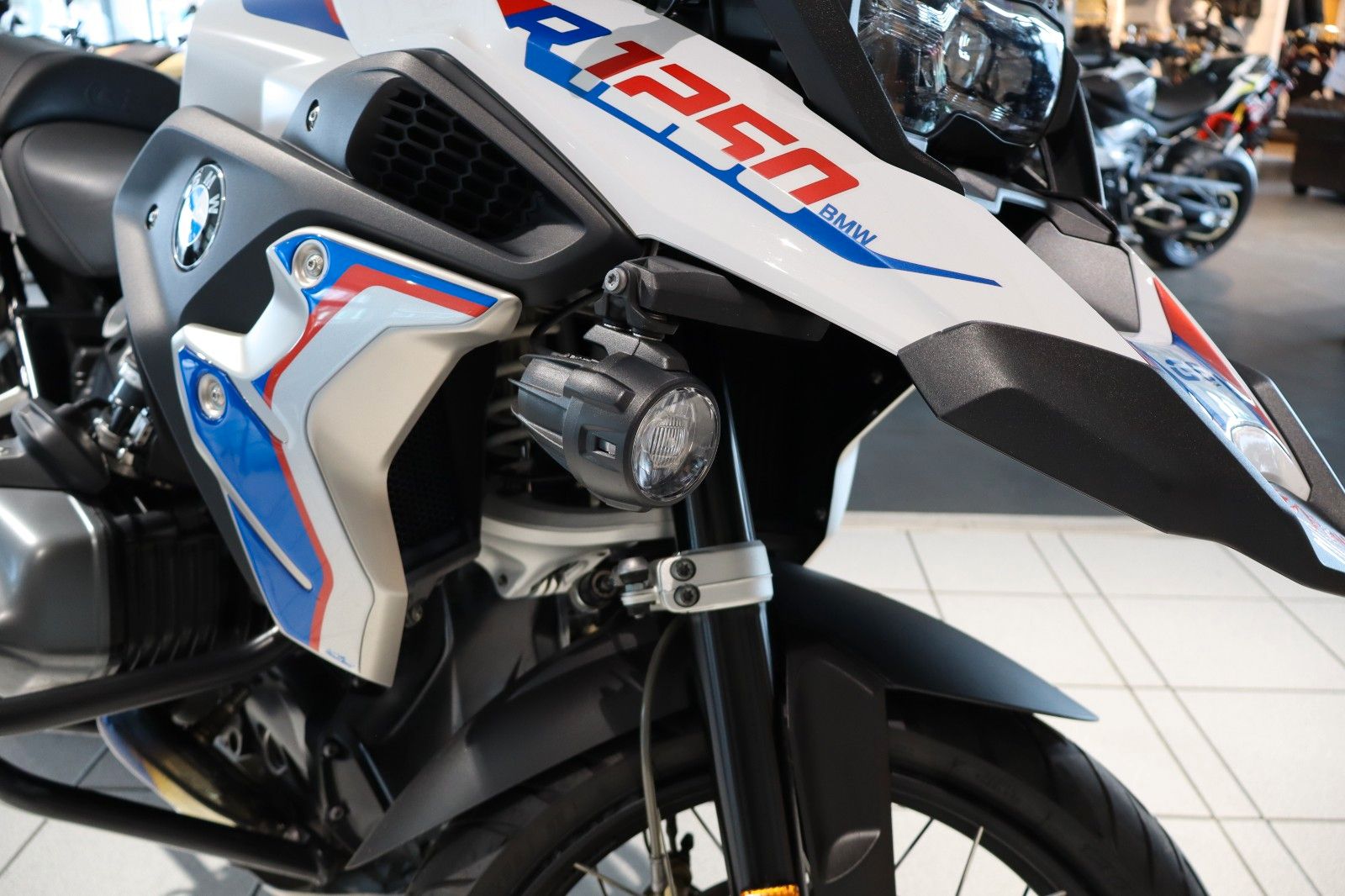 Fahrzeugabbildung BMW R1250GS Style Rallye mit Variokoffer