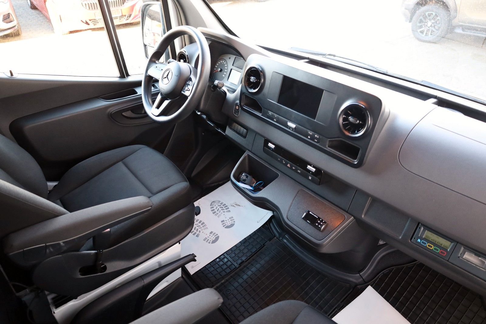 Fahrzeugabbildung Mercedes-Benz Sprinter III 319 CDI L3 / L4 Pharmamobil, MAXI