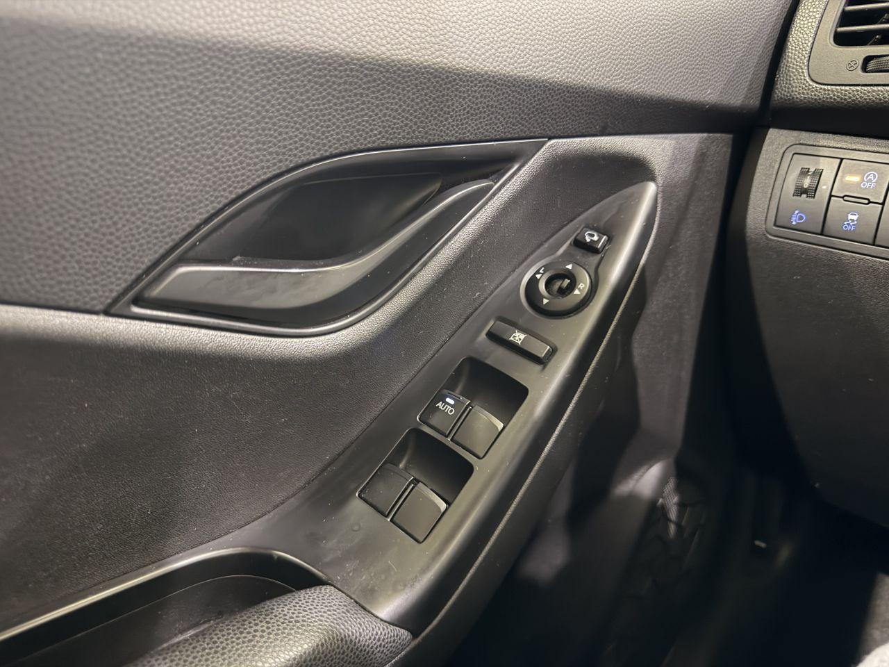 Hyundai ix20 2011 — photo 11
