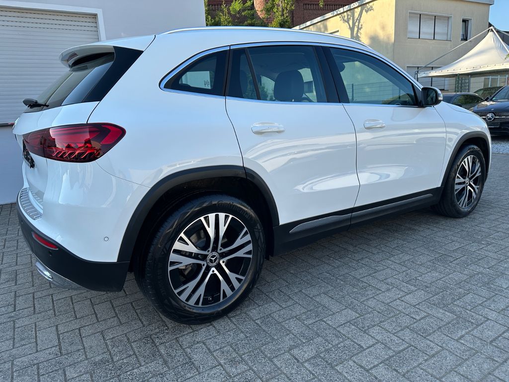 Mercedes-Benz GLA 180 — fotografia 3