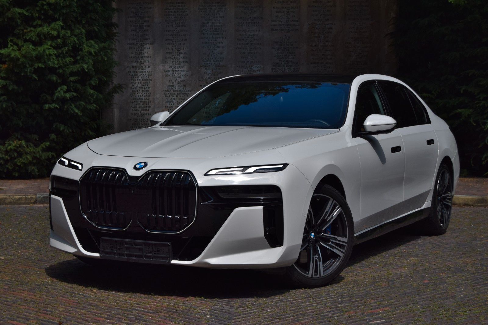 BMW 740 - 1