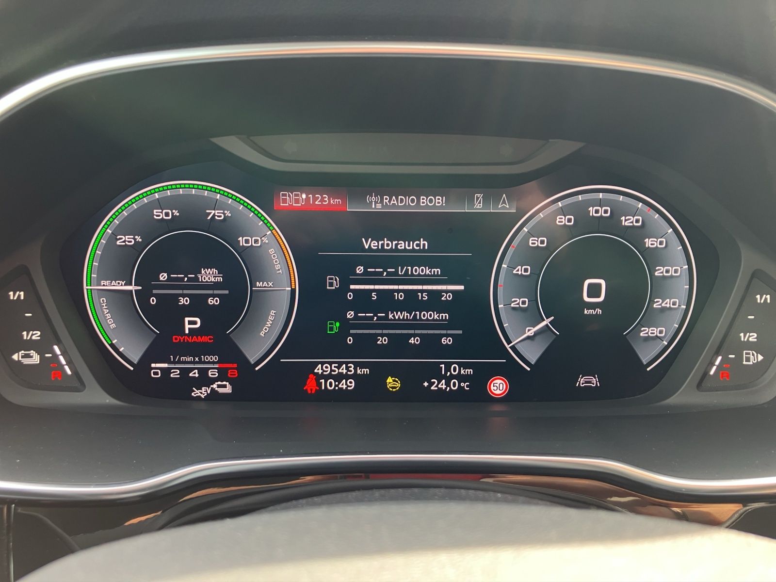 Fahrzeugabbildung Audi Q3 45 TFSI e MATRIX NAVI AHK RFK SHZ GRA