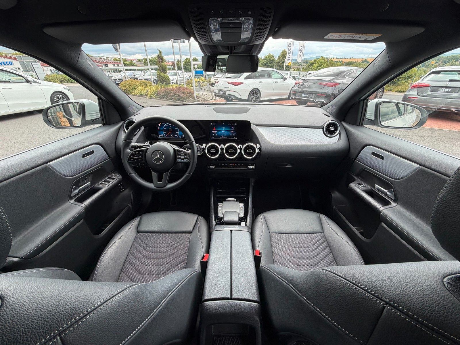 Fahrzeugabbildung Mercedes-Benz GLA 200d Style+Distr+AHK+RKamera+1.Hand
