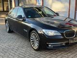 BMW 740d NEUWERIG/LANGSTRECHENF.&2HAND - gebrauchte BMW 740 aus dem Jahr 2012