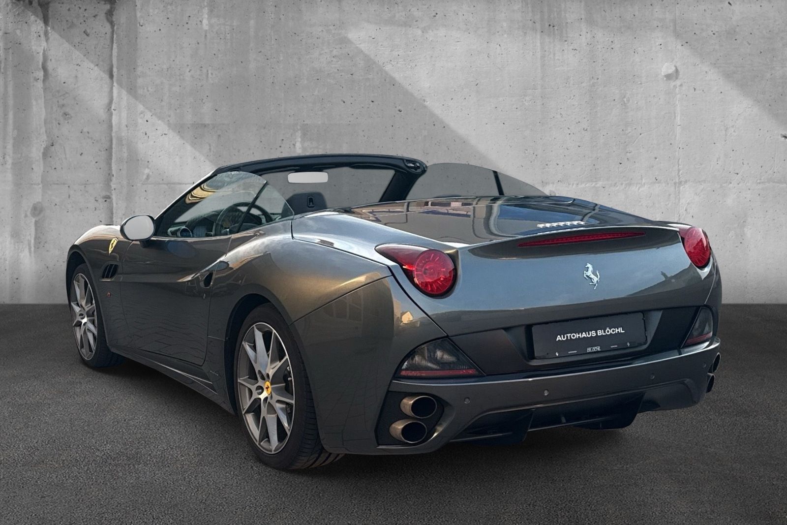 Fahrzeugabbildung Ferrari California*Daytona*Embleme*Dt. Auto