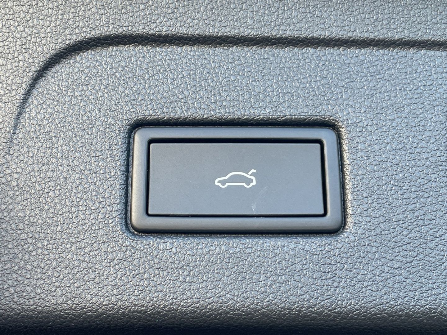 Touran ENERGY 1.5TSI DSG AHK/Kamera/ACC/Navi/LED