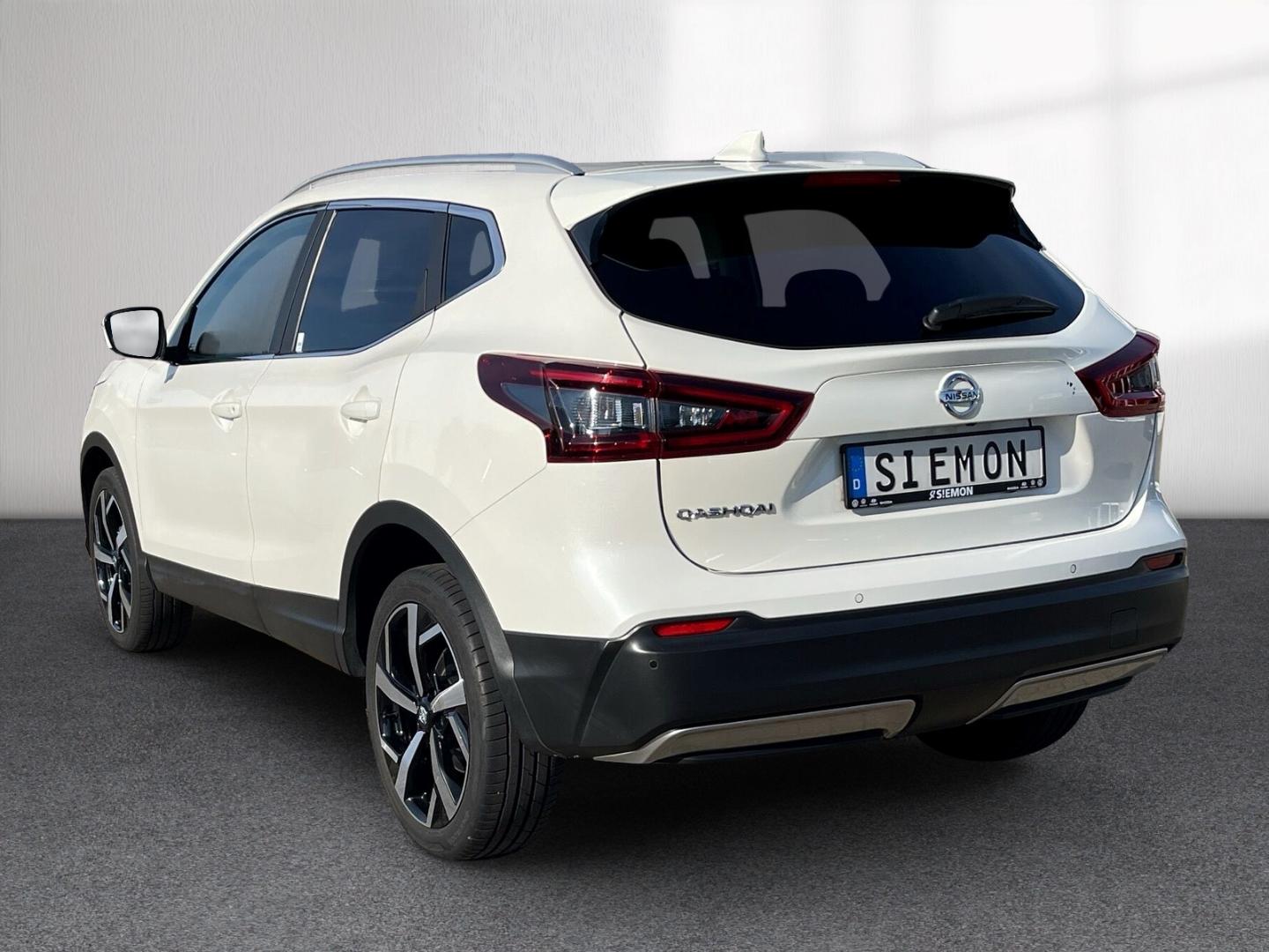 Nissan Qashqai 1.3 DIG-T Akari NAVI LED PANODACH LEDER
