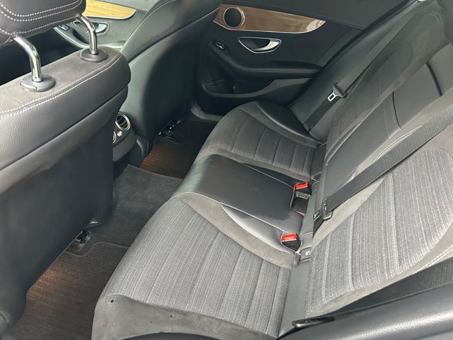 Fahrzeugabbildung Mercedes-Benz C 180 Autom.+Navi+LED+BT+SHZ+Teilleder+