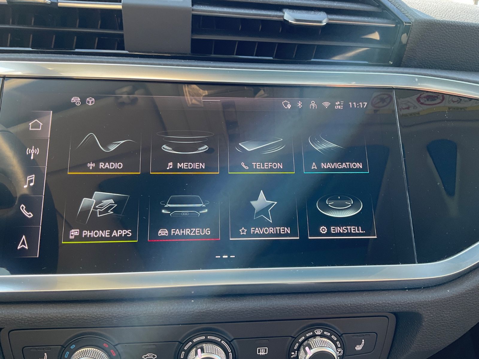 Fahrzeugabbildung Audi Q3 35 TFSI S tronic,Panorama,LED,Carplay,Navi