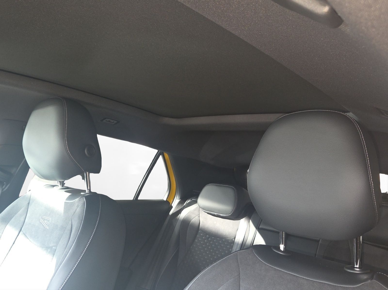 Volkswagen T-Roc - Bild 12