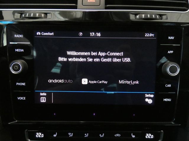 Golf VII 2.0 TDI IQ.DRIVE R-LINE DSG ACC STHZ