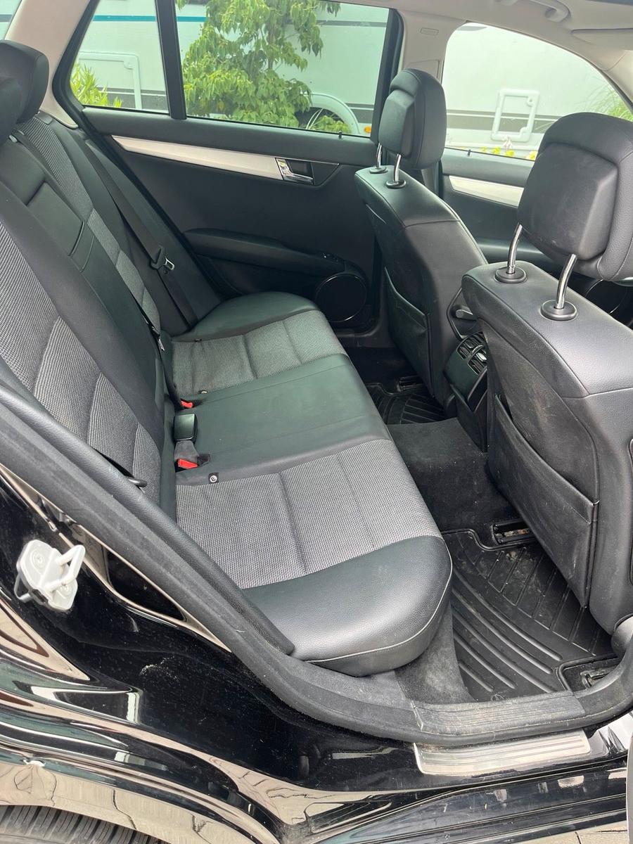 Mercedes-Benz C200 2009 — photo 11
