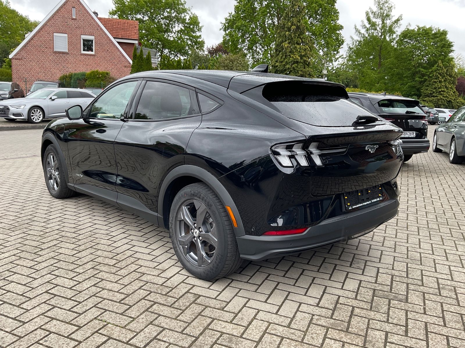 Fahrzeugabbildung Ford Mustang Mach-E Standard Range,198kW,RWD,Keyless,