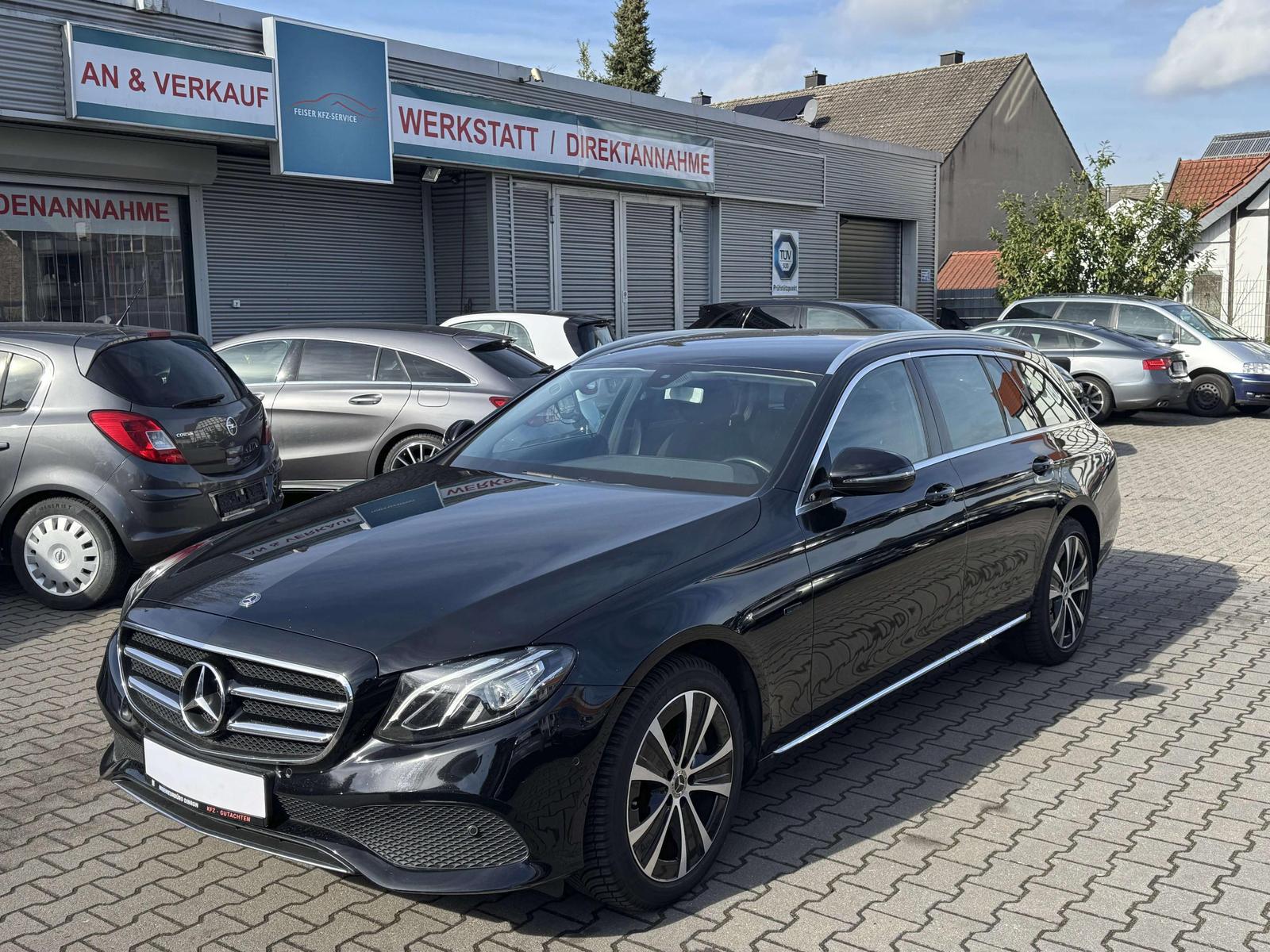 Mercedes-Benz E 300 de KAMERA*LED*AHK