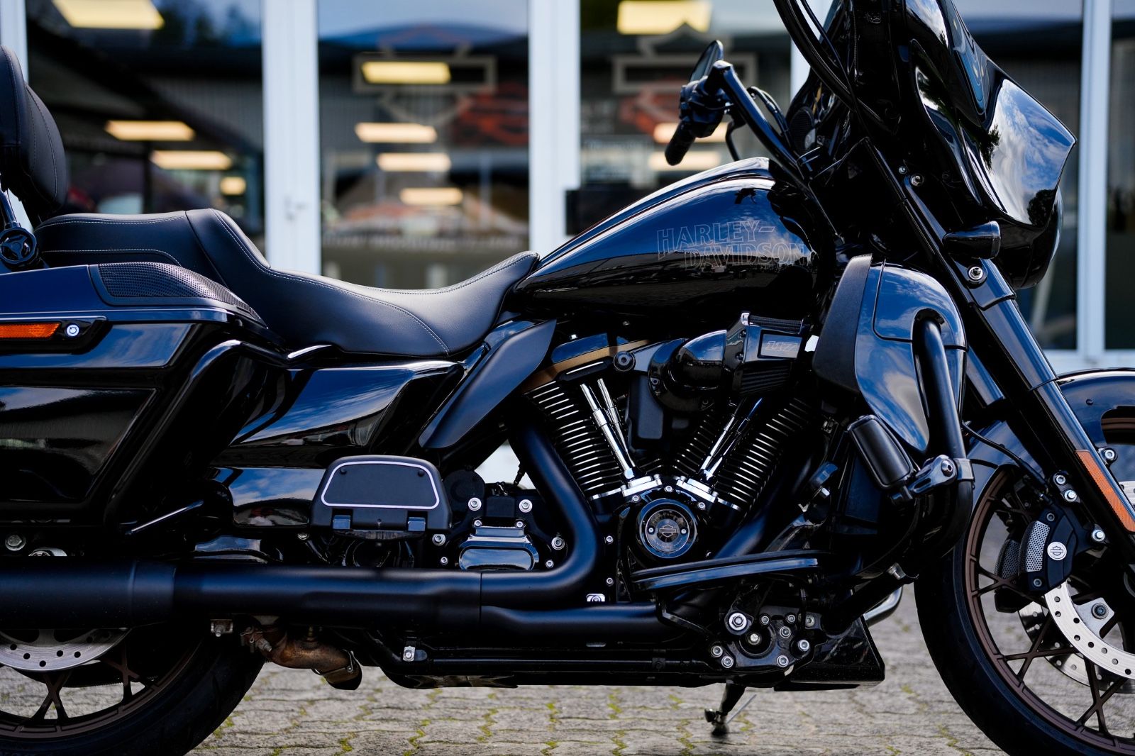 Fahrzeugabbildung Harley-Davidson FLHXST STREET GLIDE ST 117 - Kesstech - Rockford