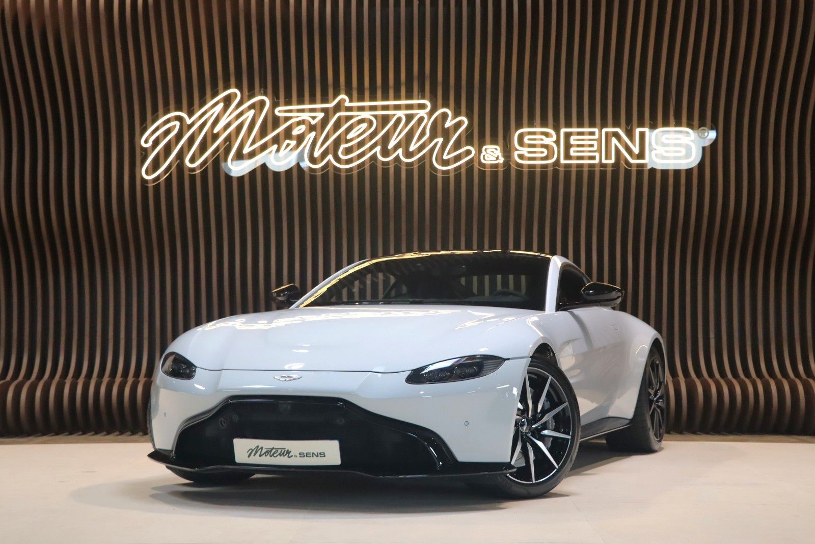 Aston Martin V8 New Vantage 4.0 - 360 - AML Special