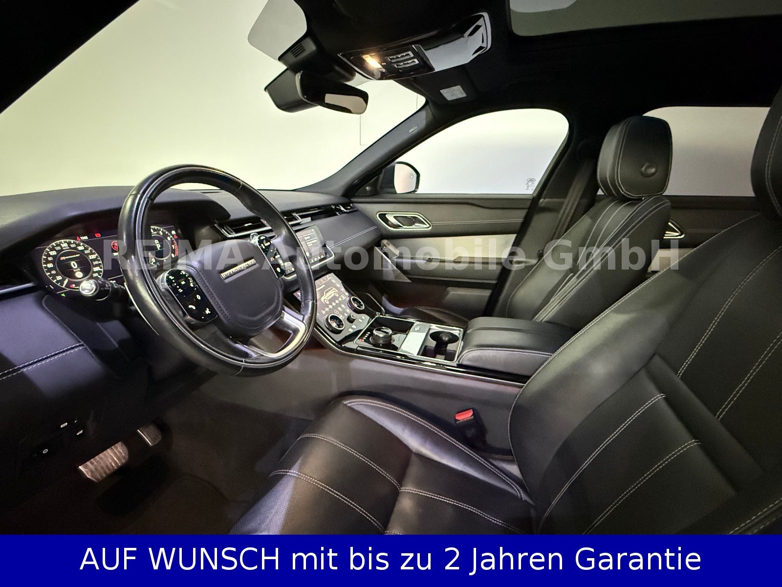 Fahrzeugabbildung Land Rover Range Rover Velar 3,0i R-Dynamic AWD, Pano