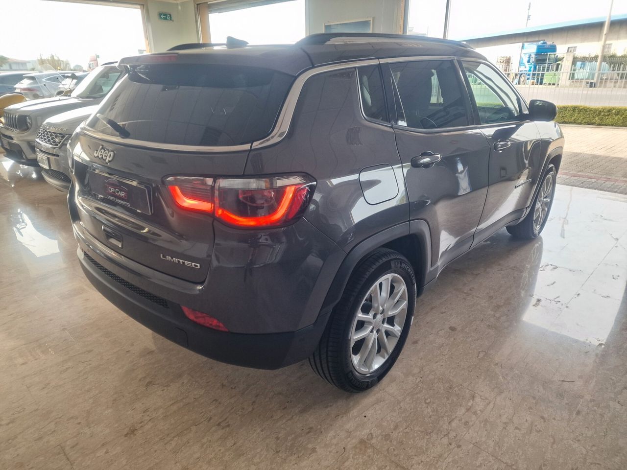 Jeep Compass 1.6 Diesel Limited imagem 3