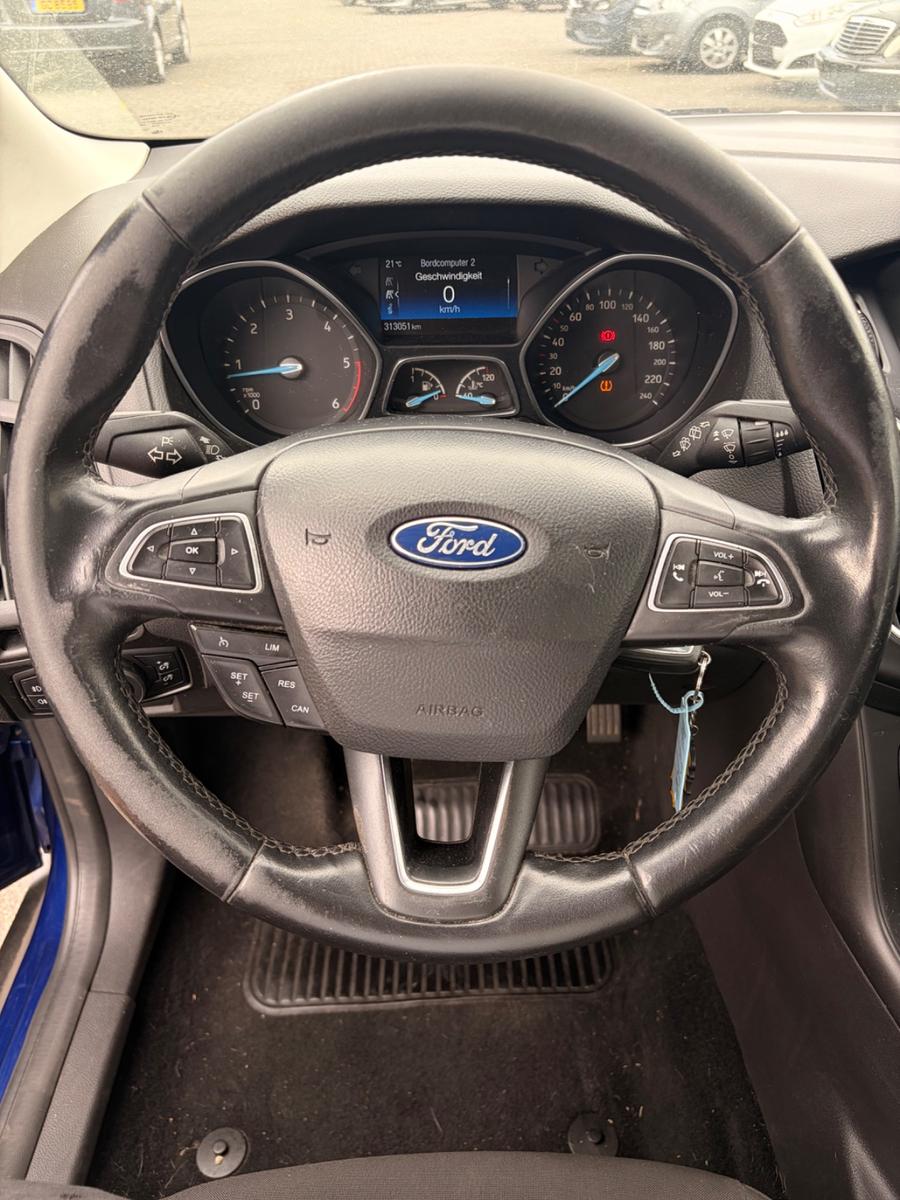 Ford Focus 2015 — photo 13