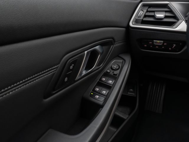 Foto Nummer 34: BMW 320d
