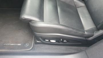 صورة 8 لـ 2020 Porsche TAYCAN