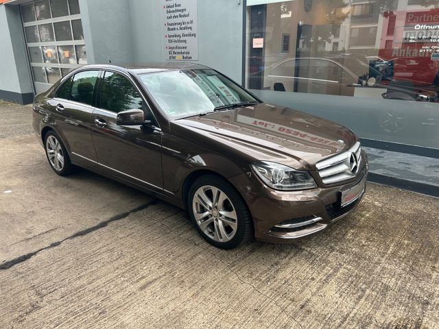 Fahrzeugabbildung Mercedes-Benz C 180 Avantgarde Auto.+AHK+Navi+Xenon+Teilleder+