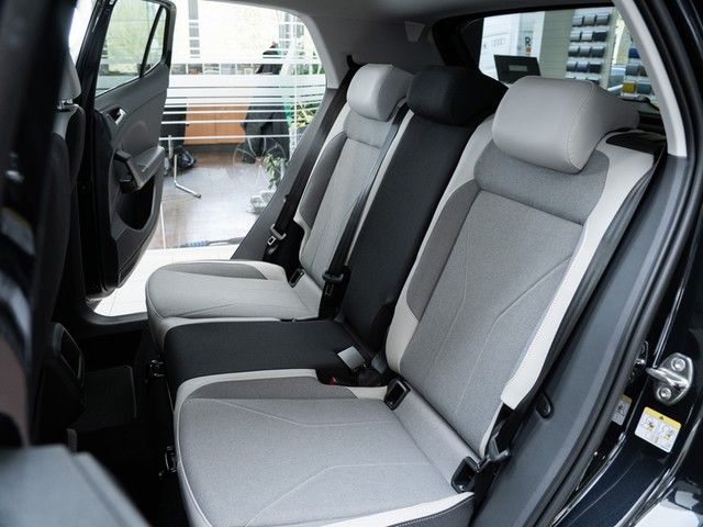 T-Cross Style TSI DSG Design-Paket AHK 8-fach RF