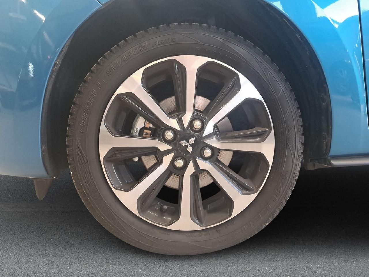 Fahrzeugabbildung Mitsubishi Space Star Select+*Ganzjahresreifen*