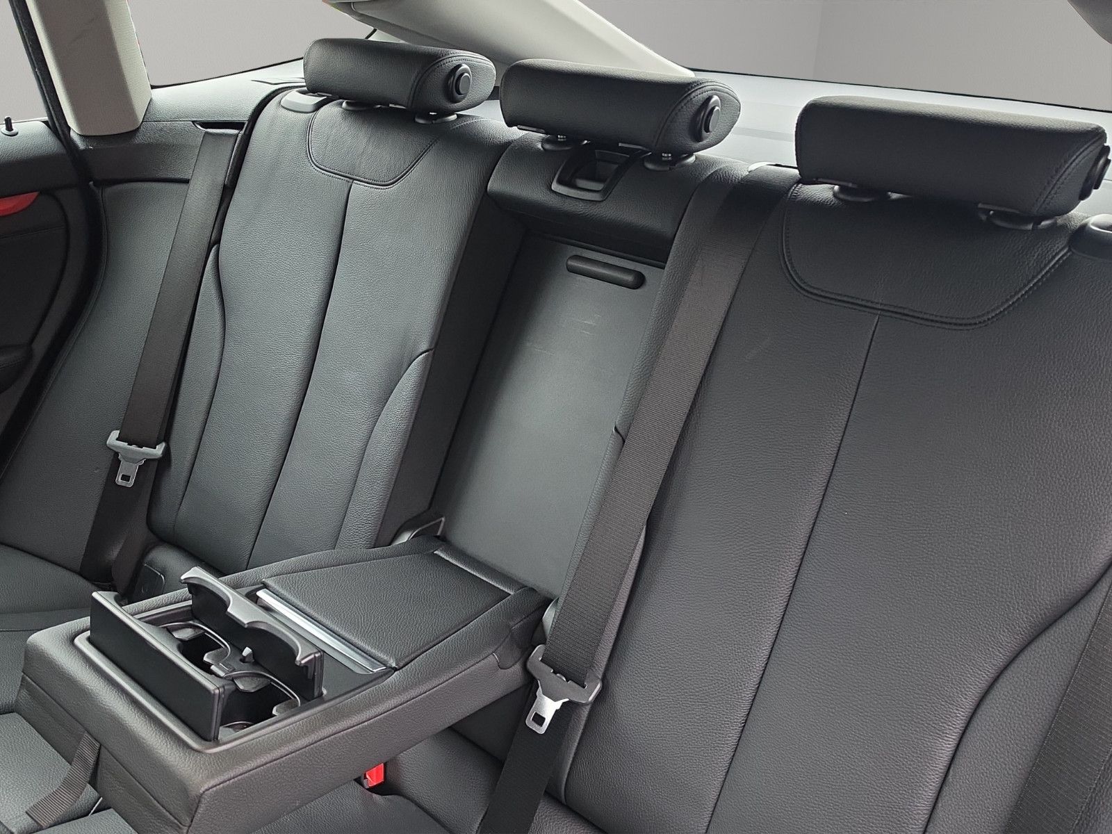 Fahrzeugabbildung BMW 320 3 Gran Turismo xDrive Sport Line Aus 1.Hand