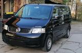 Volkswagen T5 Multivan mit zwei Schiebetüren und Stan... - : Van, mit Schiebetueren