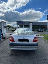Toyota Avis - Toyota Avensis aus 2002